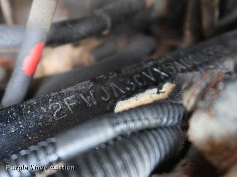 image for item EP9439 2005 Sterling AT9500 semi truck