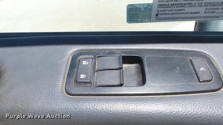 image for item EZ9496 2013 Peterbilt 579 semi truck