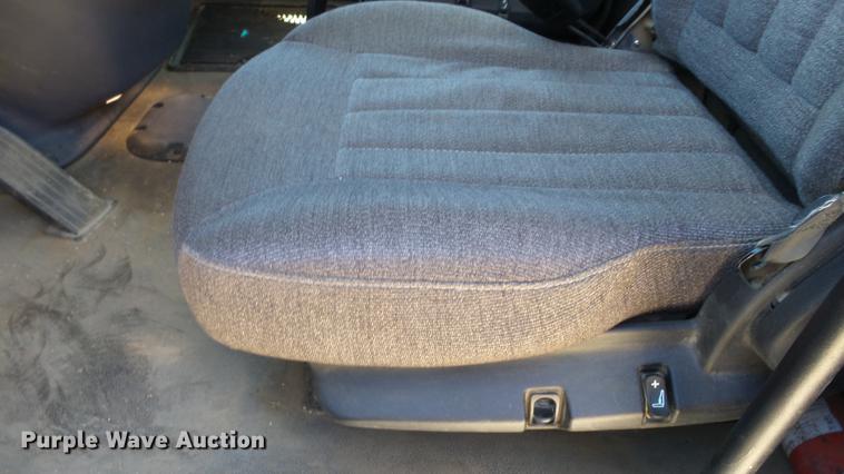 image for item EZ9496 2013 Peterbilt 579 semi truck