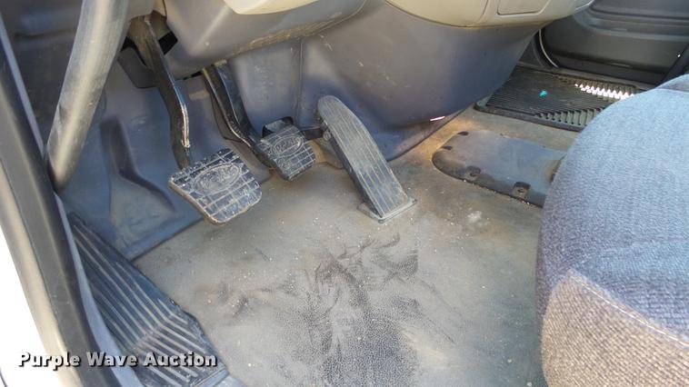 image for item EZ9496 2013 Peterbilt 579 semi truck