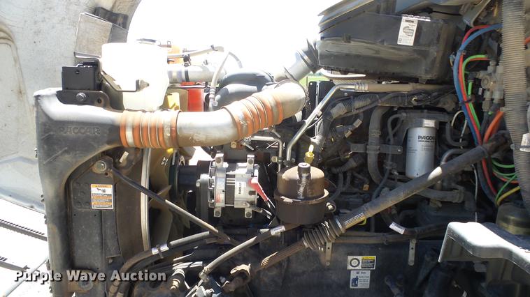 image for item EZ9496 2013 Peterbilt 579 semi truck