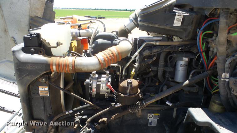 image for item EZ9496 2013 Peterbilt 579 semi truck