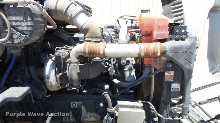 image for item EZ9496 2013 Peterbilt 579 semi truck