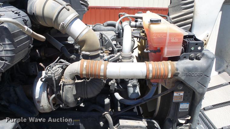 image for item EZ9496 2013 Peterbilt 579 semi truck