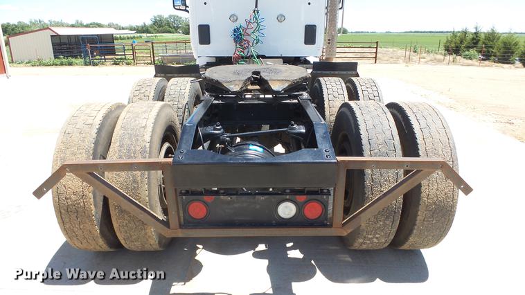 image for item EZ9496 2013 Peterbilt 579 semi truck