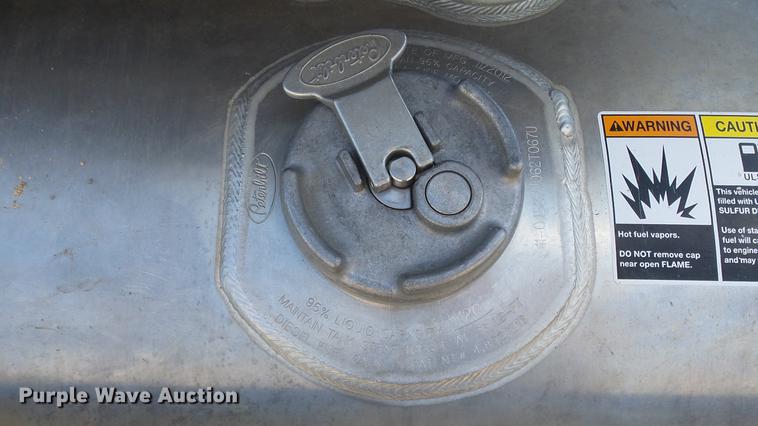 image for item EZ9496 2013 Peterbilt 579 semi truck