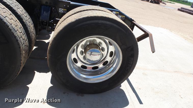 image for item EZ9496 2013 Peterbilt 579 semi truck