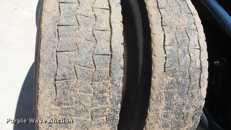 image for item EZ9496 2013 Peterbilt 579 semi truck