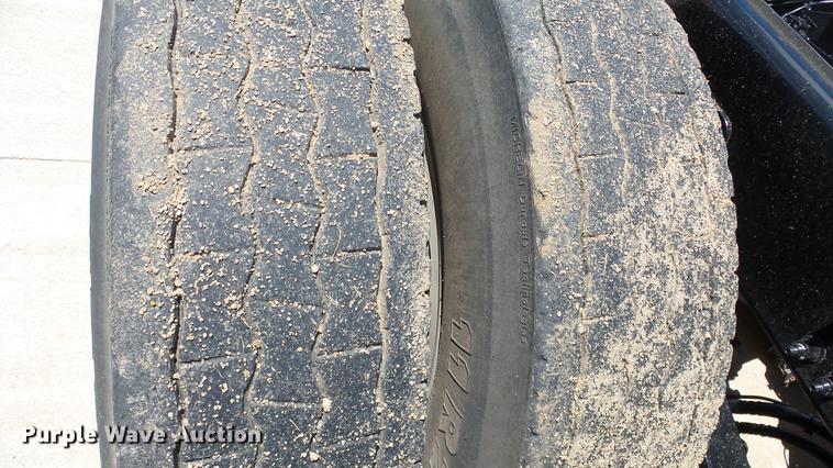 image for item EZ9496 2013 Peterbilt 579 semi truck