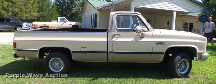 image for item DB7107 1985 GMC K1500 pickup truck