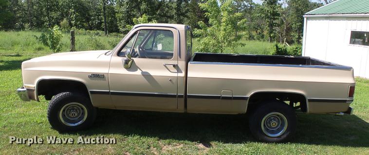 image for item DB7107 1985 GMC K1500 pickup truck