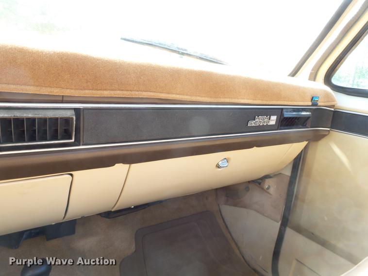 image for item DB7107 1985 GMC K1500 pickup truck