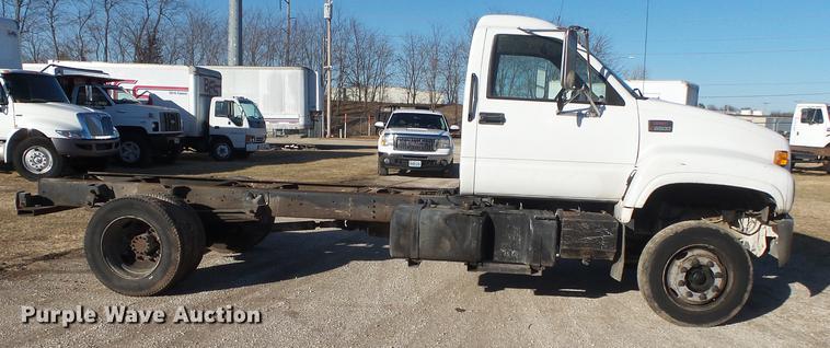 image for item DB7290 1999 GMC C6500 truck cab and chassis