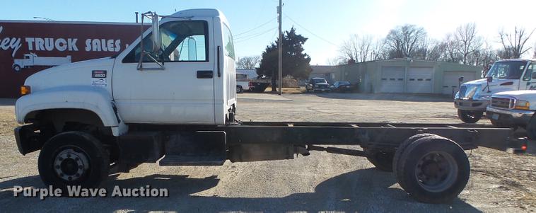 image for item DB7290 1999 GMC C6500 truck cab and chassis