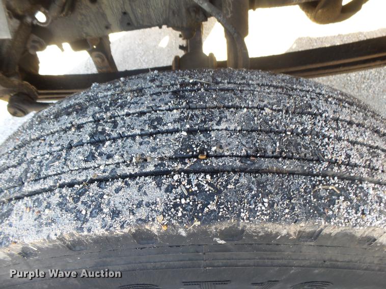 image for item DB7290 1999 GMC C6500 truck cab and chassis