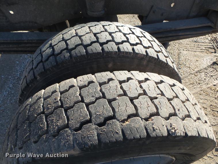 image for item DB7290 1999 GMC C6500 truck cab and chassis