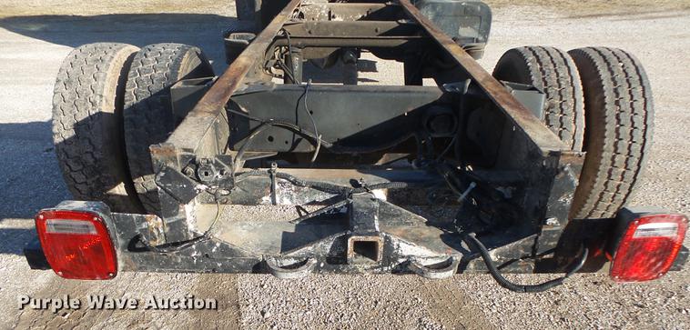 image for item DB7290 1999 GMC C6500 truck cab and chassis