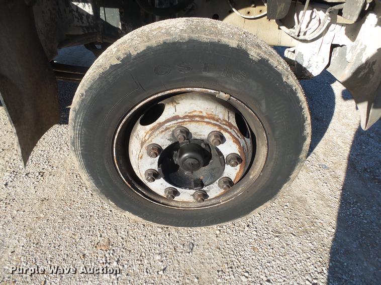 image for item DB7290 1999 GMC C6500 truck cab and chassis