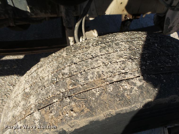 image for item DB7290 1999 GMC C6500 truck cab and chassis