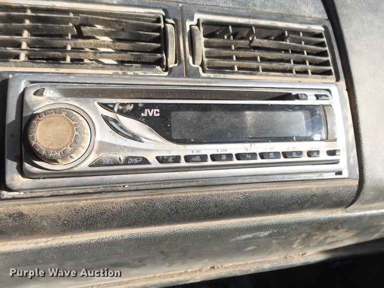 image for item DB7290 1999 GMC C6500 truck cab and chassis