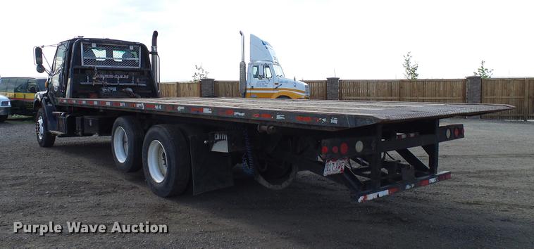 image for item DD8288 2000 Sterling L7500 rollback truck
