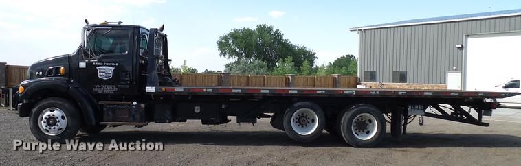 image for item DD8288 2000 Sterling L7500 rollback truck