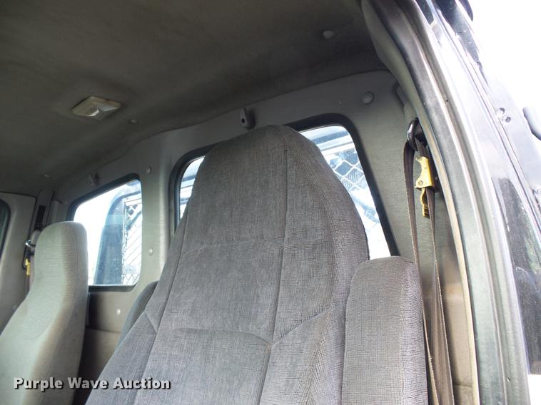 image for item DD8288 2000 Sterling L7500 rollback truck