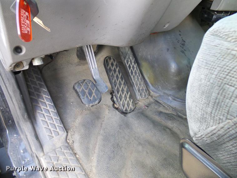 image for item DD8288 2000 Sterling L7500 rollback truck