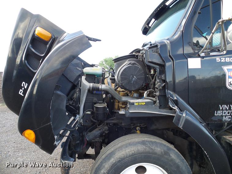 image for item DD8288 2000 Sterling L7500 rollback truck