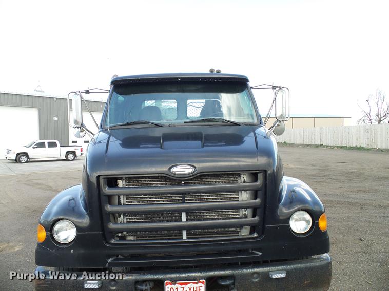 image for item DD8288 2000 Sterling L7500 rollback truck