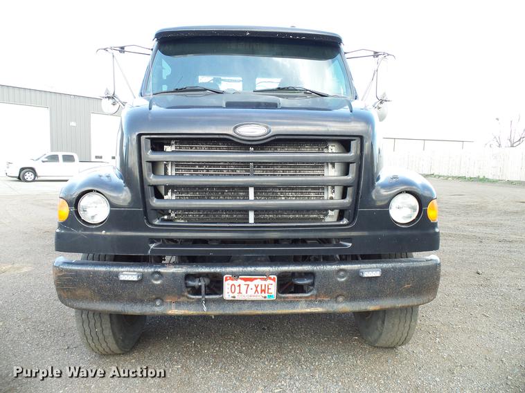 image for item DD8288 2000 Sterling L7500 rollback truck