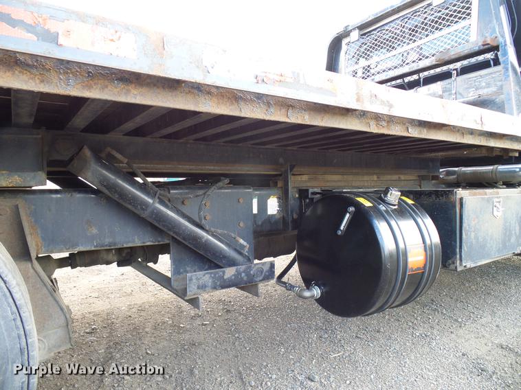 image for item DD8288 2000 Sterling L7500 rollback truck