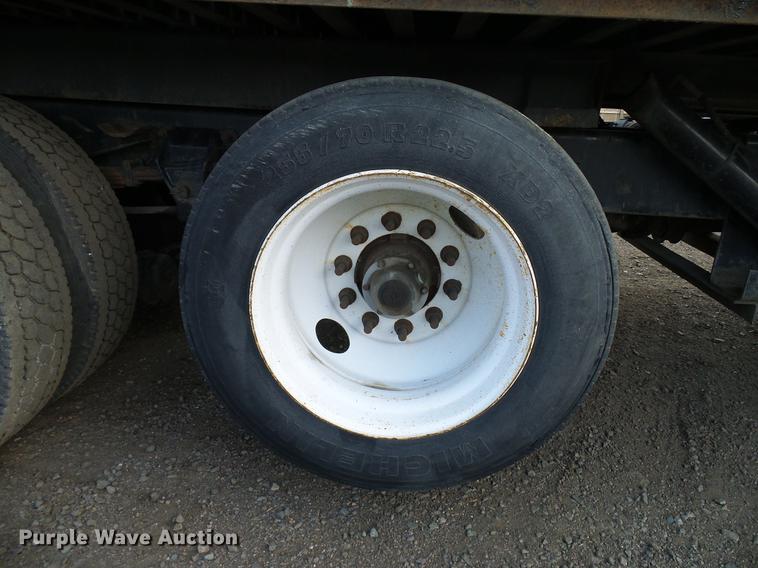 image for item DD8288 2000 Sterling L7500 rollback truck