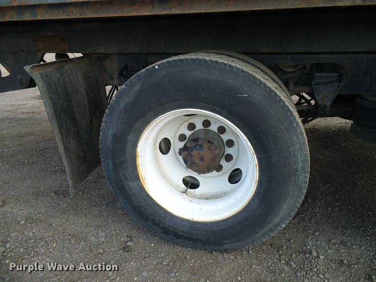 image for item DD8288 2000 Sterling L7500 rollback truck