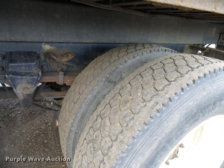 image for item DD8288 2000 Sterling L7500 rollback truck