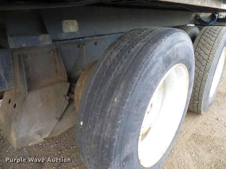 image for item DD8288 2000 Sterling L7500 rollback truck