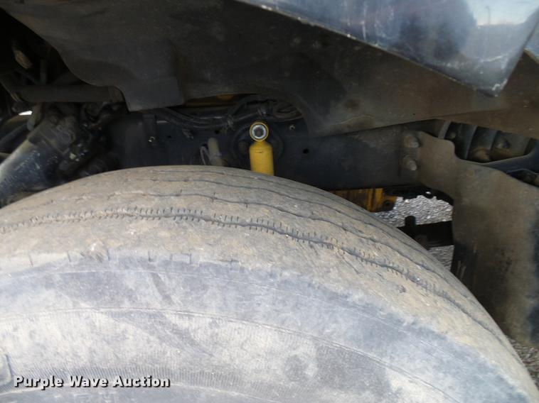 image for item DD8288 2000 Sterling L7500 rollback truck