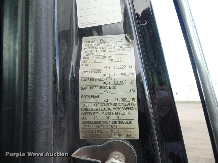 image for item DD8288 2000 Sterling L7500 rollback truck