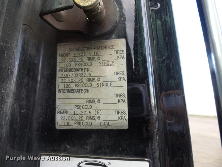 image for item DD8288 2000 Sterling L7500 rollback truck