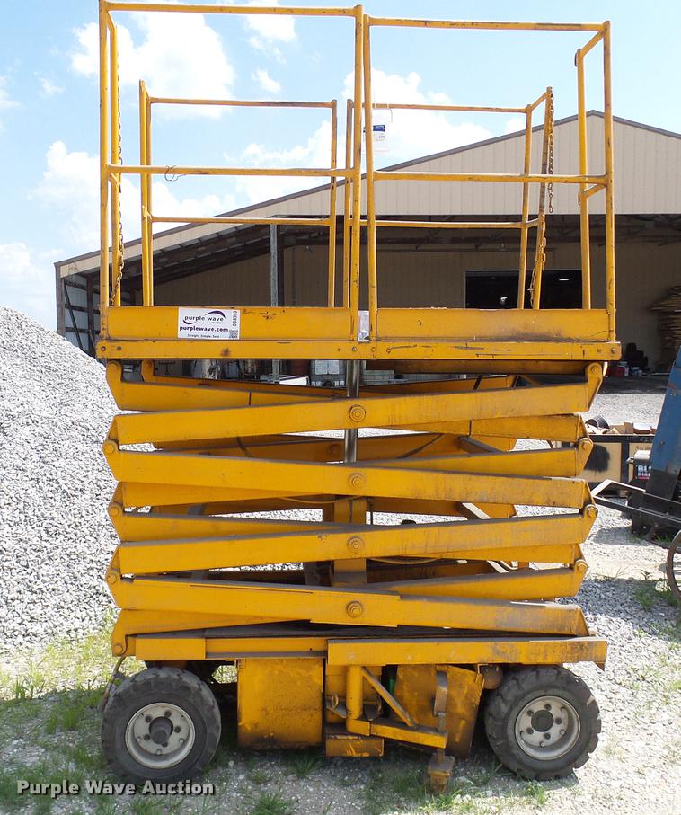 image for item DD8593 Flying Tiger 5001 scissor lift