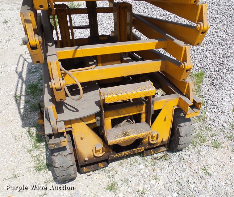 image for item DD8593 Flying Tiger 5001 scissor lift