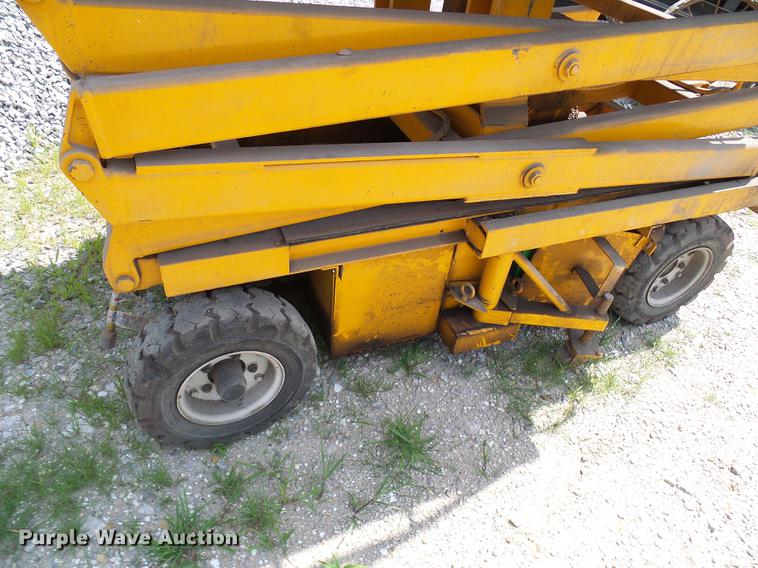 image for item DD8593 Flying Tiger 5001 scissor lift