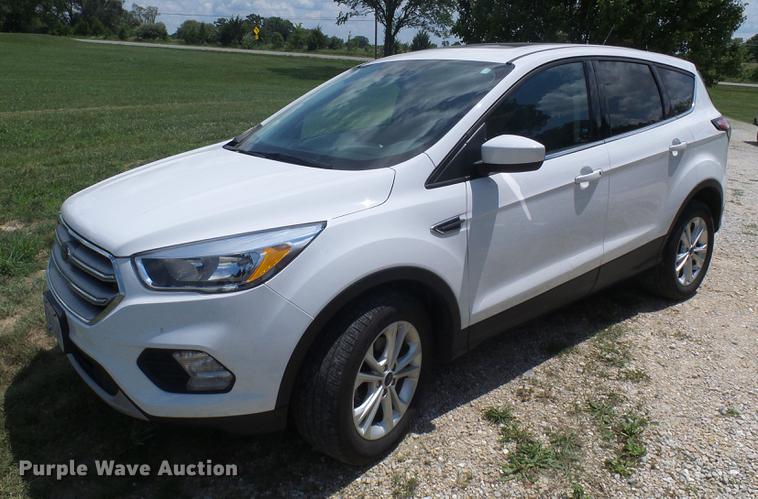 image for item DD8601 2017 Ford Escape SUV