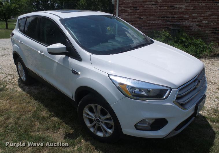 image for item DD8601 2017 Ford Escape SUV