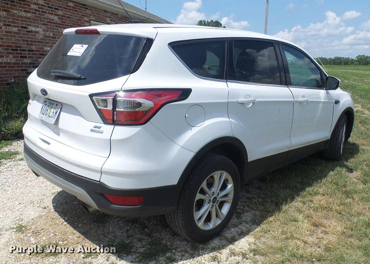 image for item DD8601 2017 Ford Escape SUV