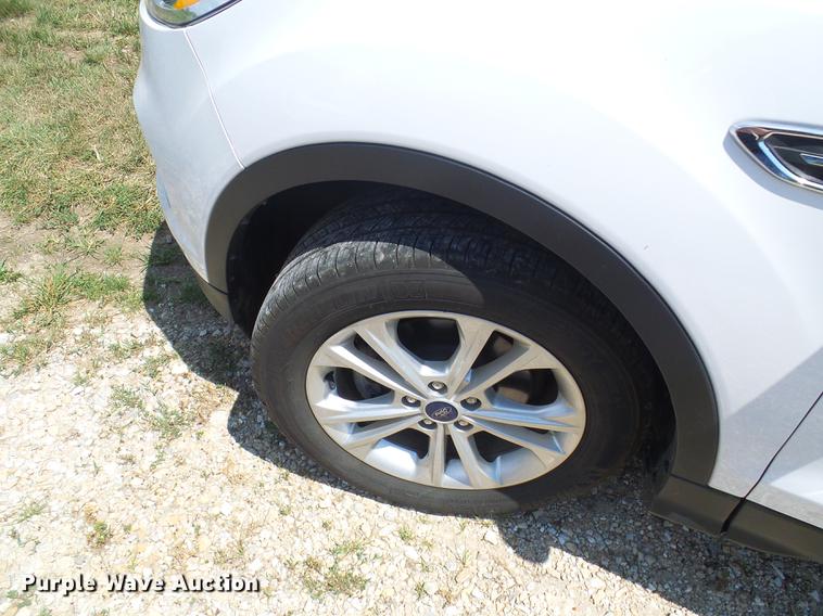 image for item DD8601 2017 Ford Escape SUV