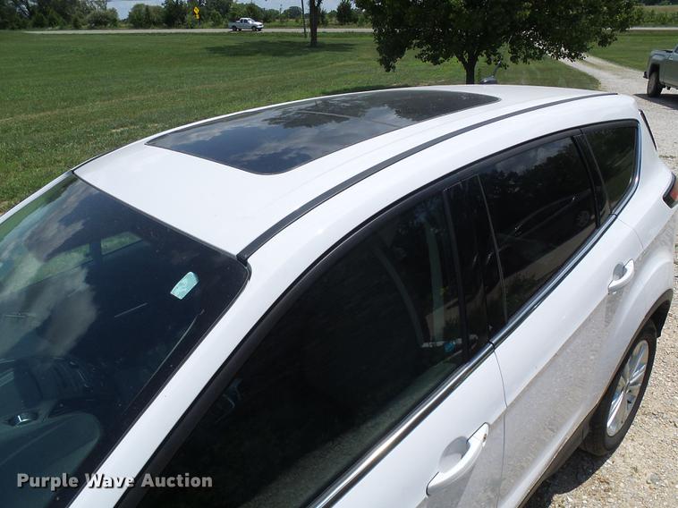 image for item DD8601 2017 Ford Escape SUV