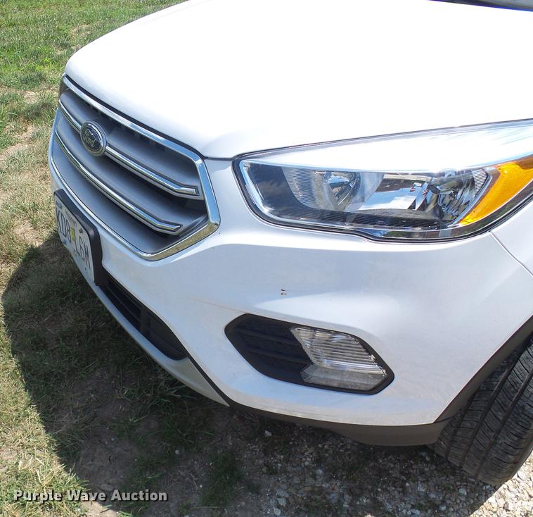 image for item DD8601 2017 Ford Escape SUV