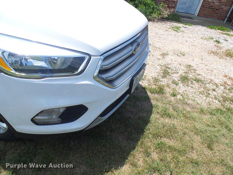 image for item DD8601 2017 Ford Escape SUV