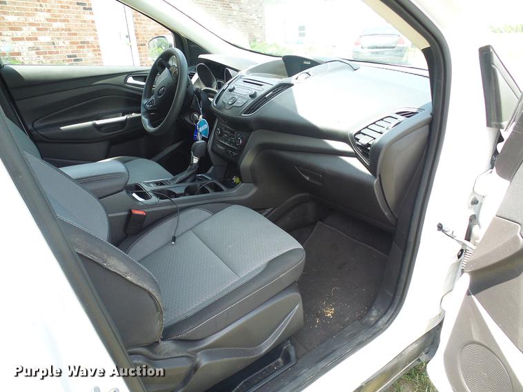 image for item DD8601 2017 Ford Escape SUV